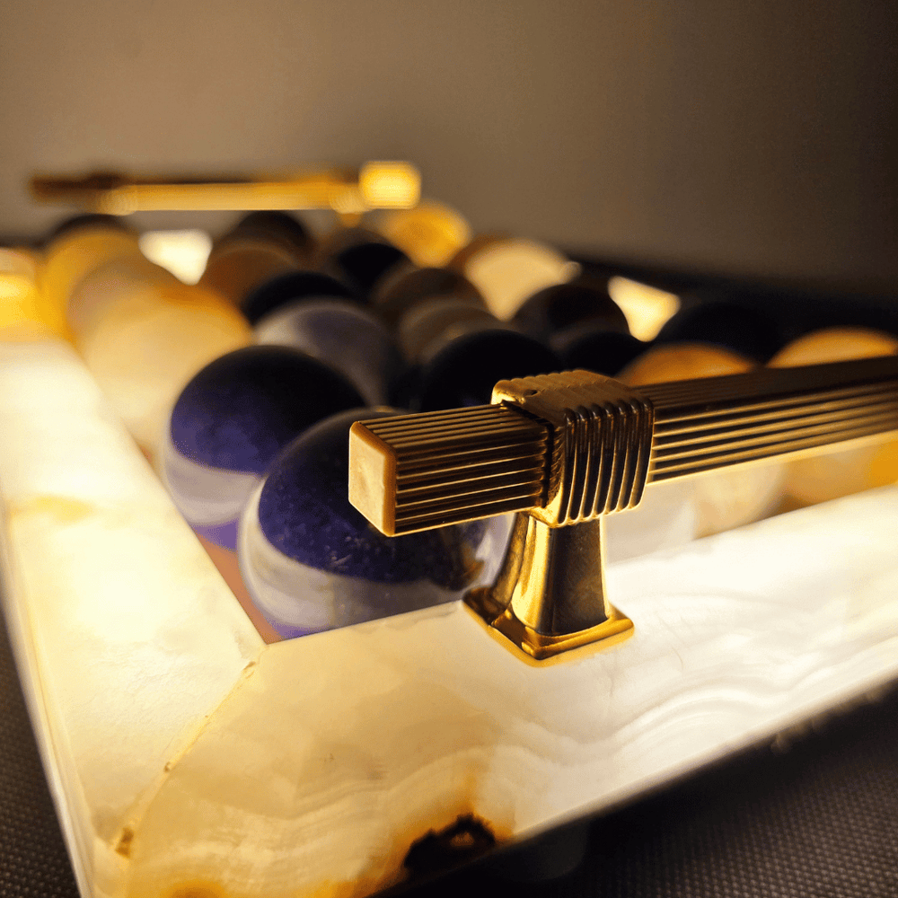 
                      
                        Onyx Electronic Tray
                      
                    